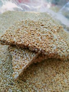 તલ ની ચીક્કી ::: (Tal ni Chikki recipe in Gujarati) રેસીપી મુખ્ય ફોટો