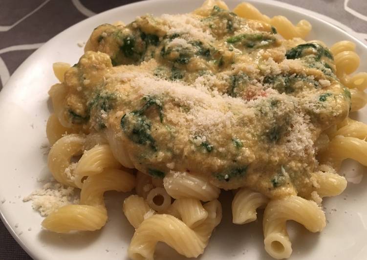 Recipe of Perfect Pasta with spinach sauce