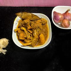 A picture of Desi Odia style chicken gravy.