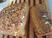 Una foto de pan de maíz en panificadora