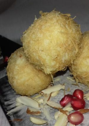 सुतफेन्नी ड्राईफ्रूट्स लड्डू (Sutfene Dry fruits Ladoo recipe in Hindi) रेसिपी मुख्य फोटो