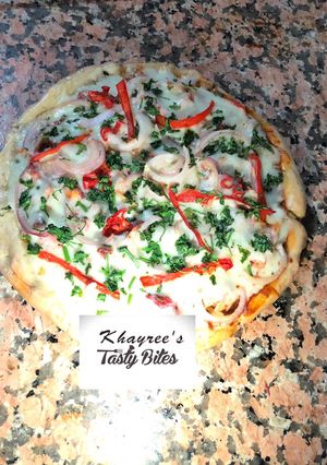 A picture of Grilled chicken pizza.
