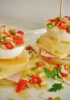 A picture of Potato, Ham, Cheese, and Egg Skewers.