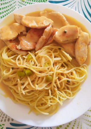 Foto principal de Pasta al aglio e olio con solomillo en salsa de pimienta