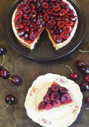 Foto di Crostata di Ciliegie Crema Frangipane alle Nocciole e Pepe Timut