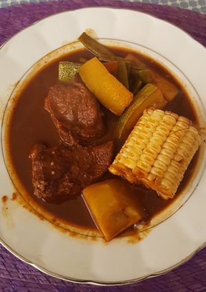 Una foto de Mole de olla de la abuela Lucha