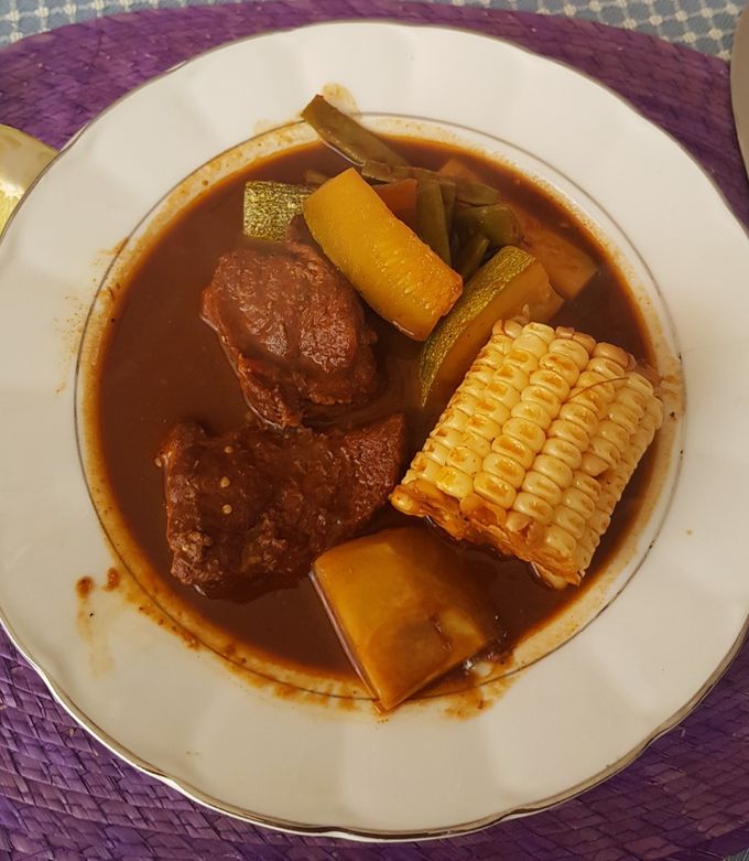 Una foto de Mole de olla de la abuela Lucha