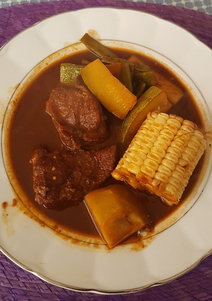 Una foto de Mole de olla de la abuela Lucha