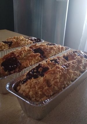 Una foto de Budín de coco y dulce de leche con crumble