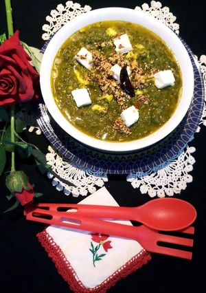 A picture of Lasooni Palak Paneer.
