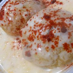 Dahi Vada A picture of Dahi Vada.