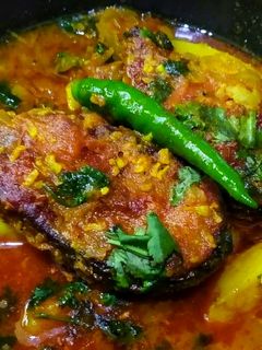 টম্যাটো দিয়ে মাছের ঝোল (tomato diye macher jhol recipe in bengali) রেসিপির প্রধান ছবি