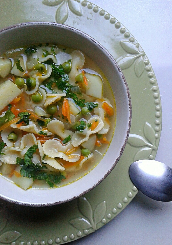 Una foto de Sopa de Verduras con Fideos