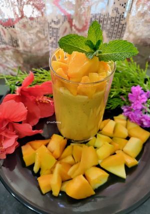 A picture of Mango Lassi.
