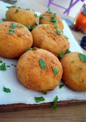 Una foto de Bombitas de papa rellenas al estilo Boliviano! 🤗