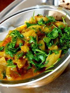लौकी टमाटर की सब्जी(Lauki tamatar ki sabzi recipe in Hindi) रेसिपी मुख्य फोटो