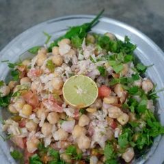 A picture of Choley Chaat.