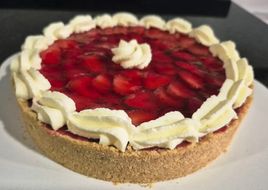 Tarta de frutillas 🍓 con base de galletitas 😋