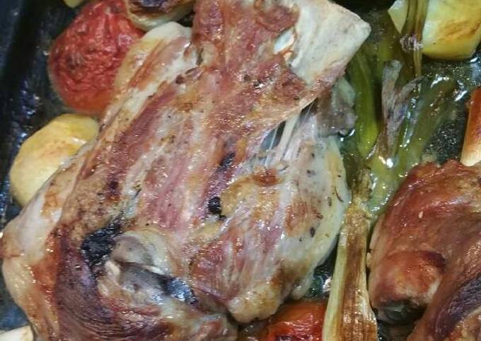Cordero al horno con verduras Receta de Janet de la Puente - Cookpad