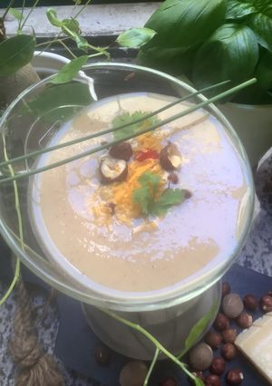 Une photo de Velouté 🍲de panais🧀🥬 noisettes🌰🌰