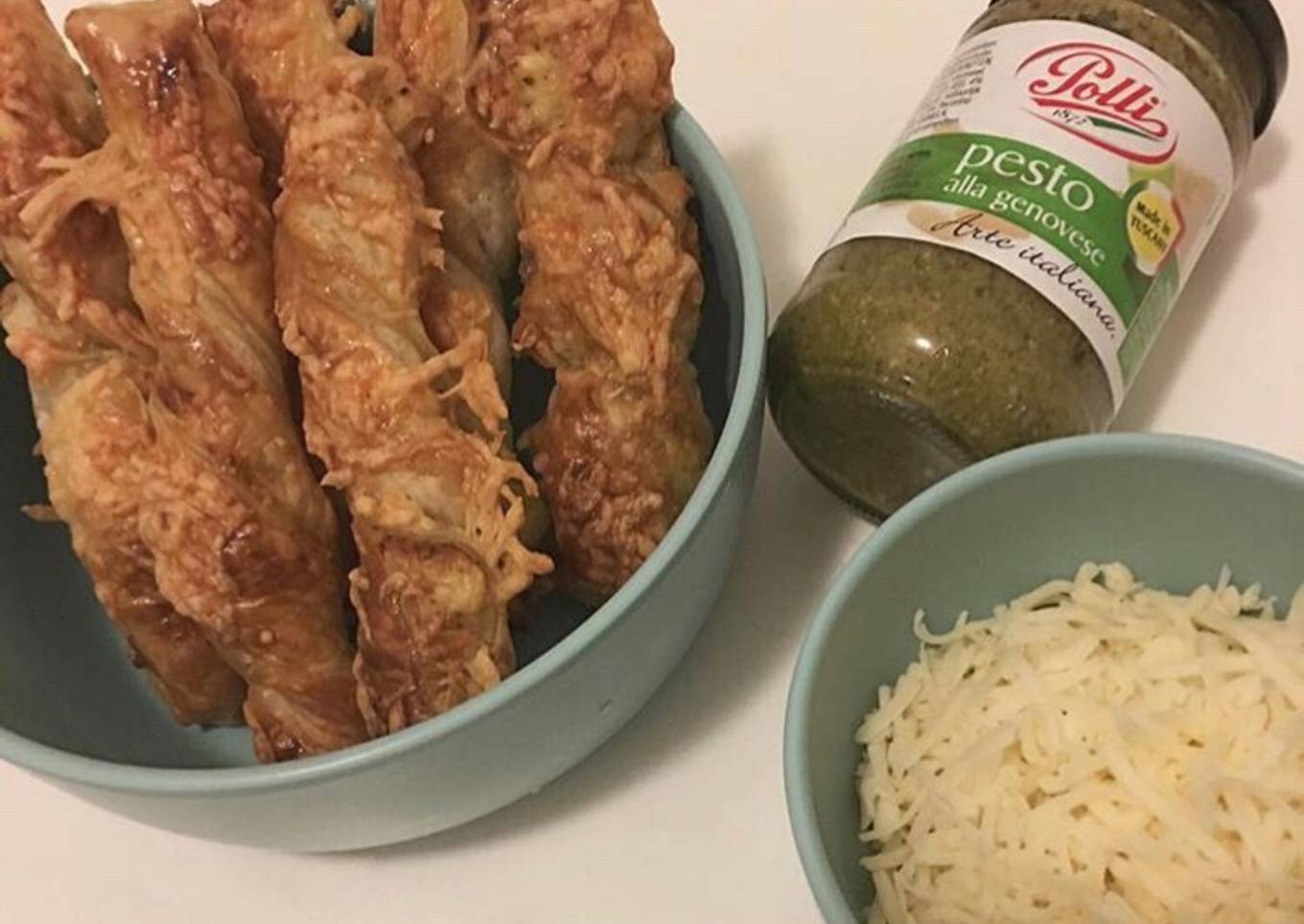 Easy pesto pasta with cheese