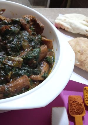 A picture of Butt palak recipe.