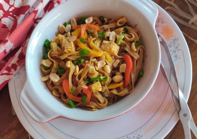 Steps to Prepare Super Quick Homemade Vegetarian Pad Thai