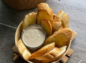 Gambar Garlic Bread & Mushroom Soup