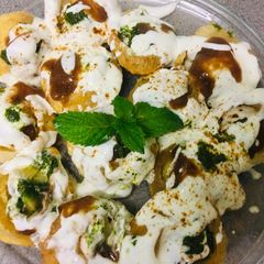 A picture of Chat patti golgappa chatt.