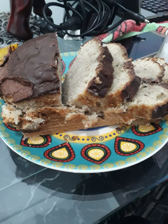 Una foto de Budín de banana con baño de chocolate aguila