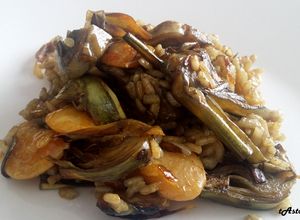 Una foto de Arroz seco con alcachofas y garrofón