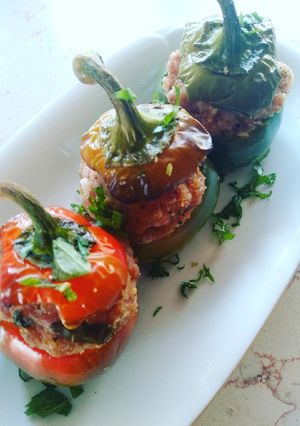 Foto di Mini peperoni ripieni con salsiccia ed erbe aromatiche