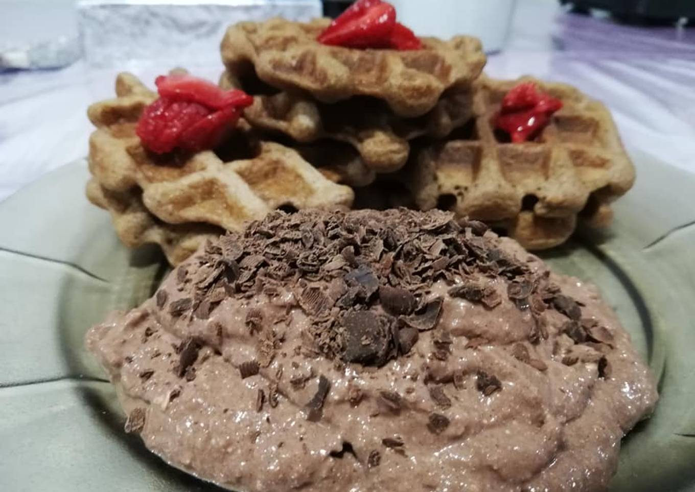 Waffles con helado de chocolate