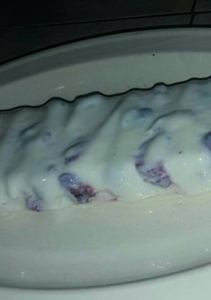 Una foto de Postre helado de frutillas y casancrem