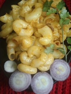 मैकरॉनी(Macaroni recipe in Hindi) रेसिपी मुख्य फोटो