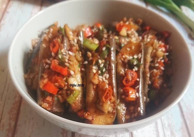 Langkah Mudah untuk memasak Gaji - Namul (Salad terong ala korea) yang nikmat