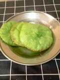 Kue cucur pandan