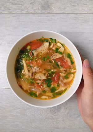 Hình của món Canh gà nấm chua.