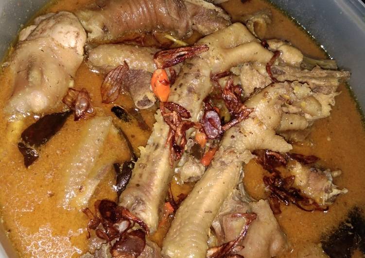 Langkah Mudah untuk mengolah Opor ayam bumbu kuning Pekalongan, Lezat Sekali