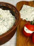 Творожная паста для бутербродов с чесноком и зеленью | Curd paste for garlic and greens sandwiches
