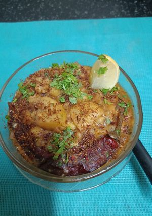 A picture of Ghugni ---- A Bengali Street Snack, highly nutritious that you cannot deny.