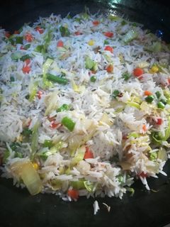 صورة لوصفة رز بالخضار على الطريقه الاندونيسية