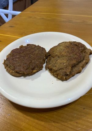 Una foto de Hamburguesas Veganas de Lentejas! Saludables🍔🌱🩶