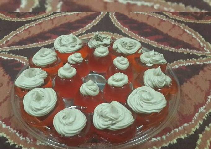 Recipe of Speedy Jelly Crystal Cupcakes with Buttercream Frosting