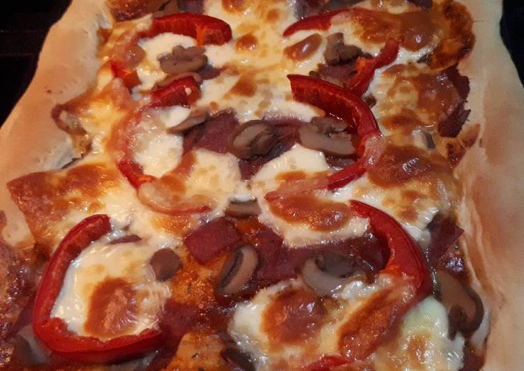 Pizza enak dan mudah (modified from Adviany's recipe)