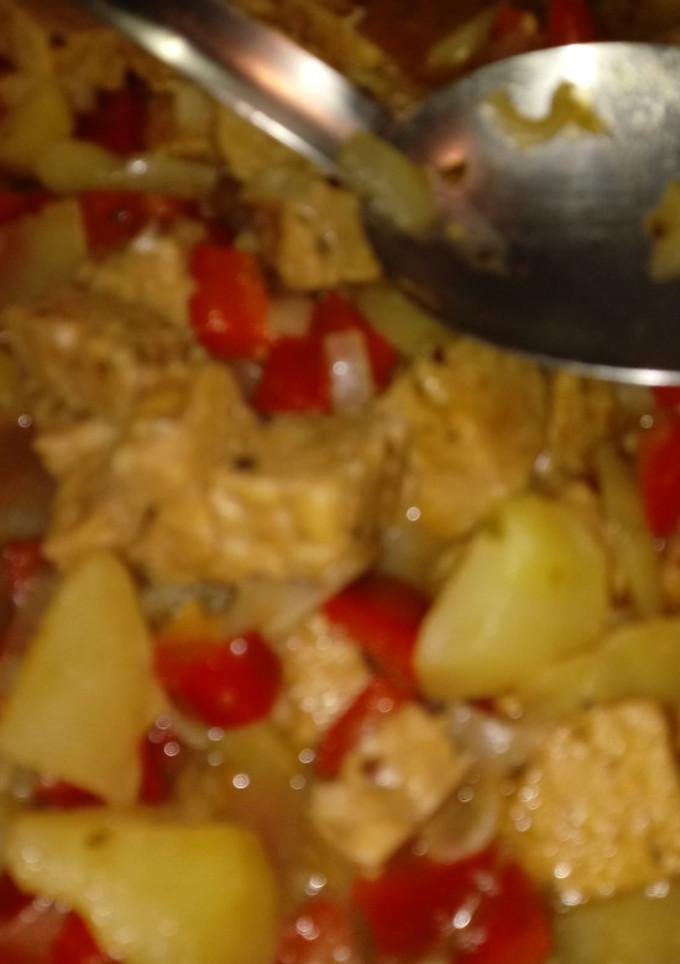 Una foto de Tempeh estofado con verduras