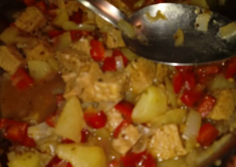 Tempeh estofado con verduras