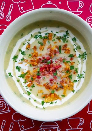 Mustáros burgonyakrémleves baconnel és pirított hagymával 👌 recept fotója
