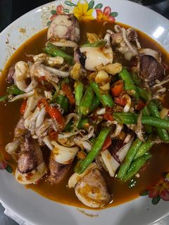รูปของ ปลาหมึกผัดพริกแกง