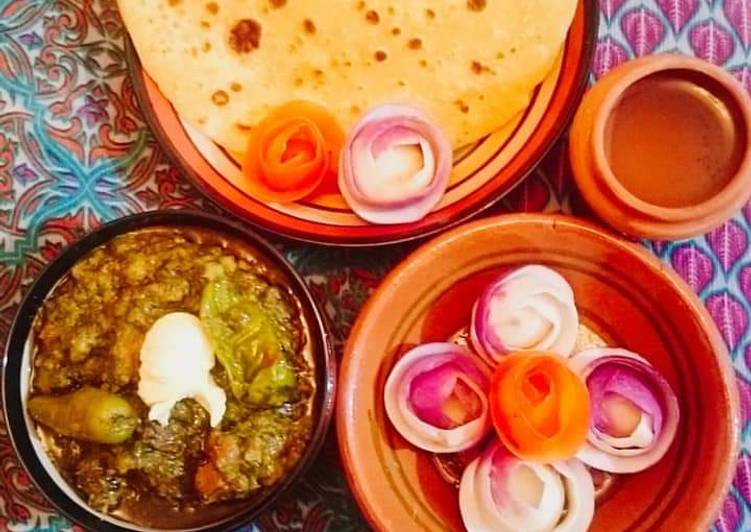 SHALJAM_PALAK_GOSHT
With MAKAI_KI_ROTI